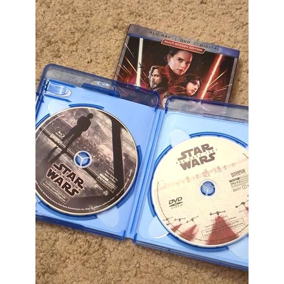 Star Wars: The Last Jedi Blu-ray/DVD Edition (No Digital Code) - Picture 4 of 5